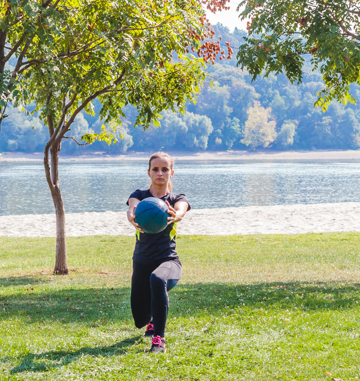 Medicine Ball Lunge with Torso Rotation frame #6