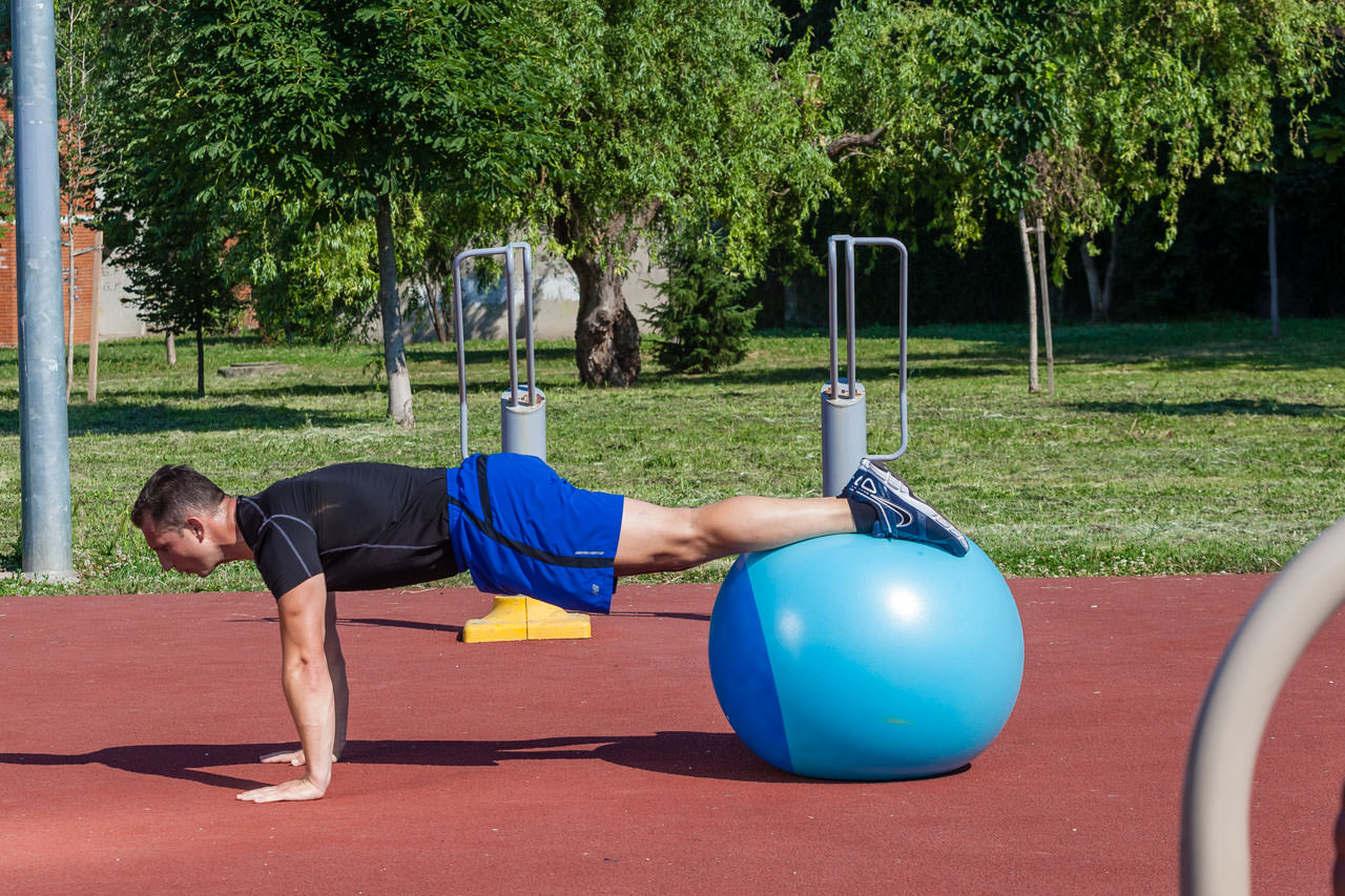 Decline Push-Up with Crunch frame #1