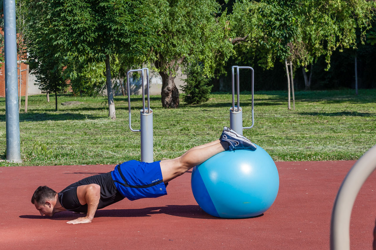 Decline Push-Up with Crunch frame #2