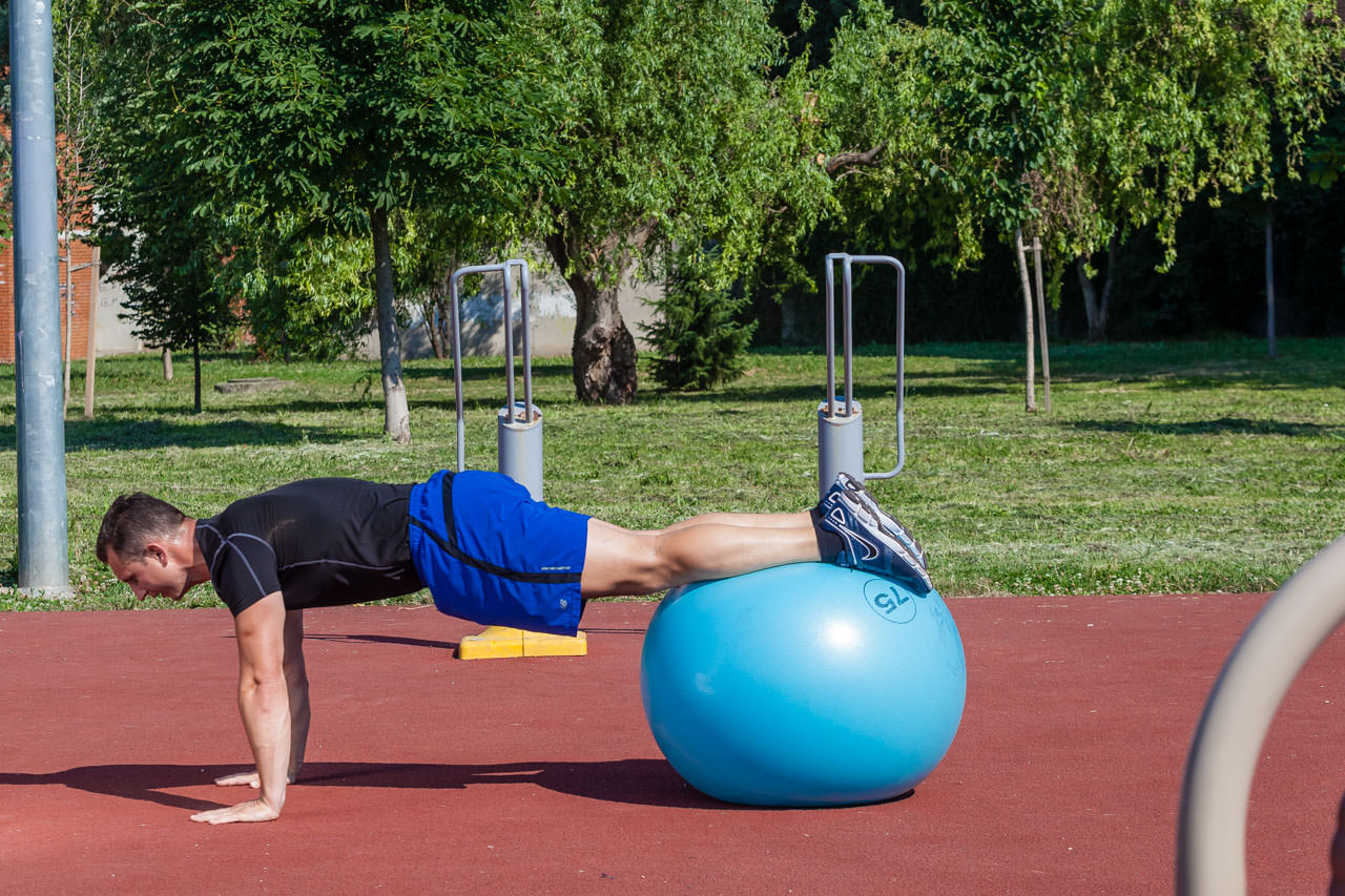 Push-Up with Jack Knife frame #1