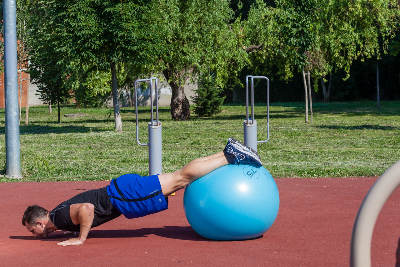 Push-Up with Jack Knife frame #2