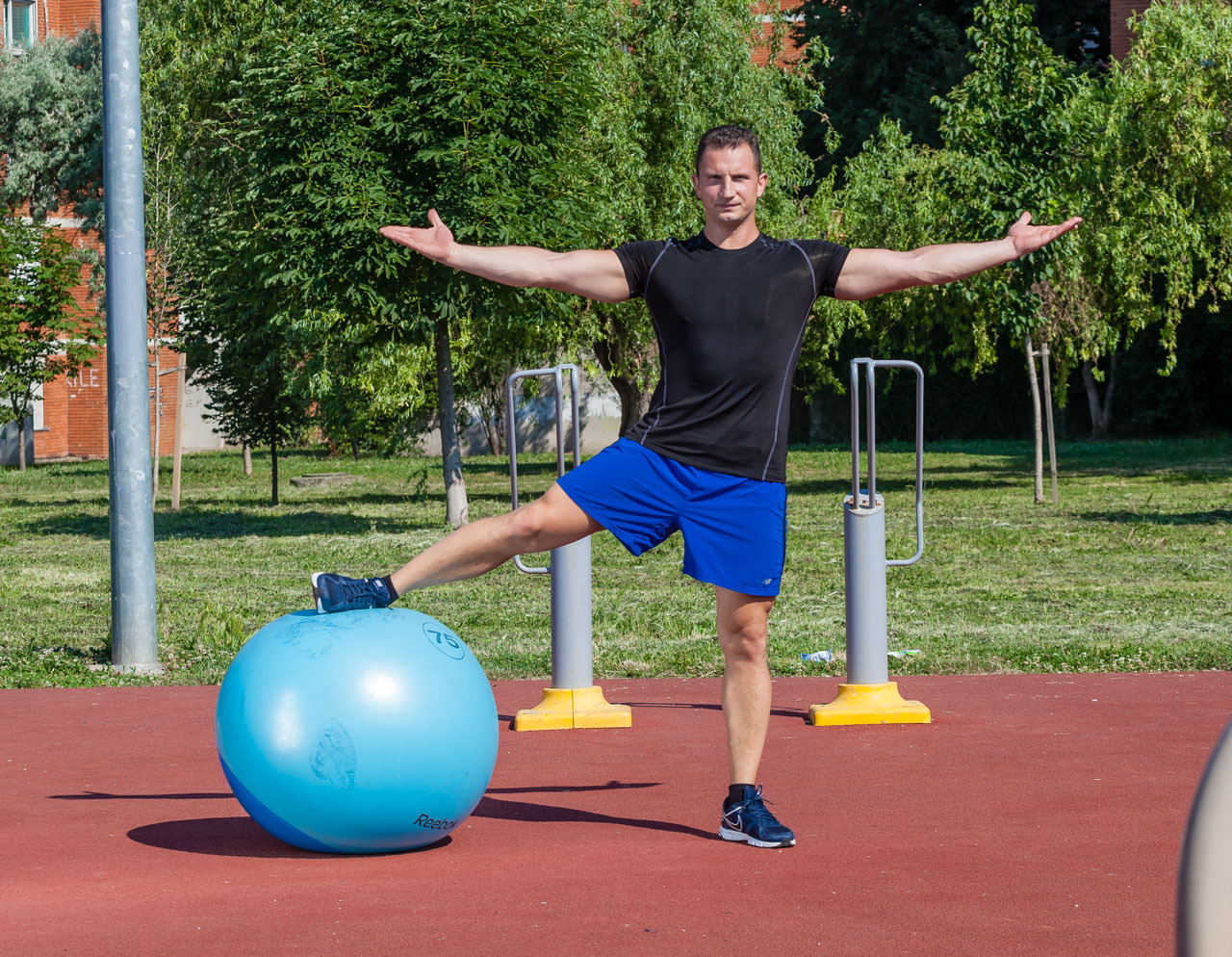 One-Leg Swiss Ball Squat frame #1