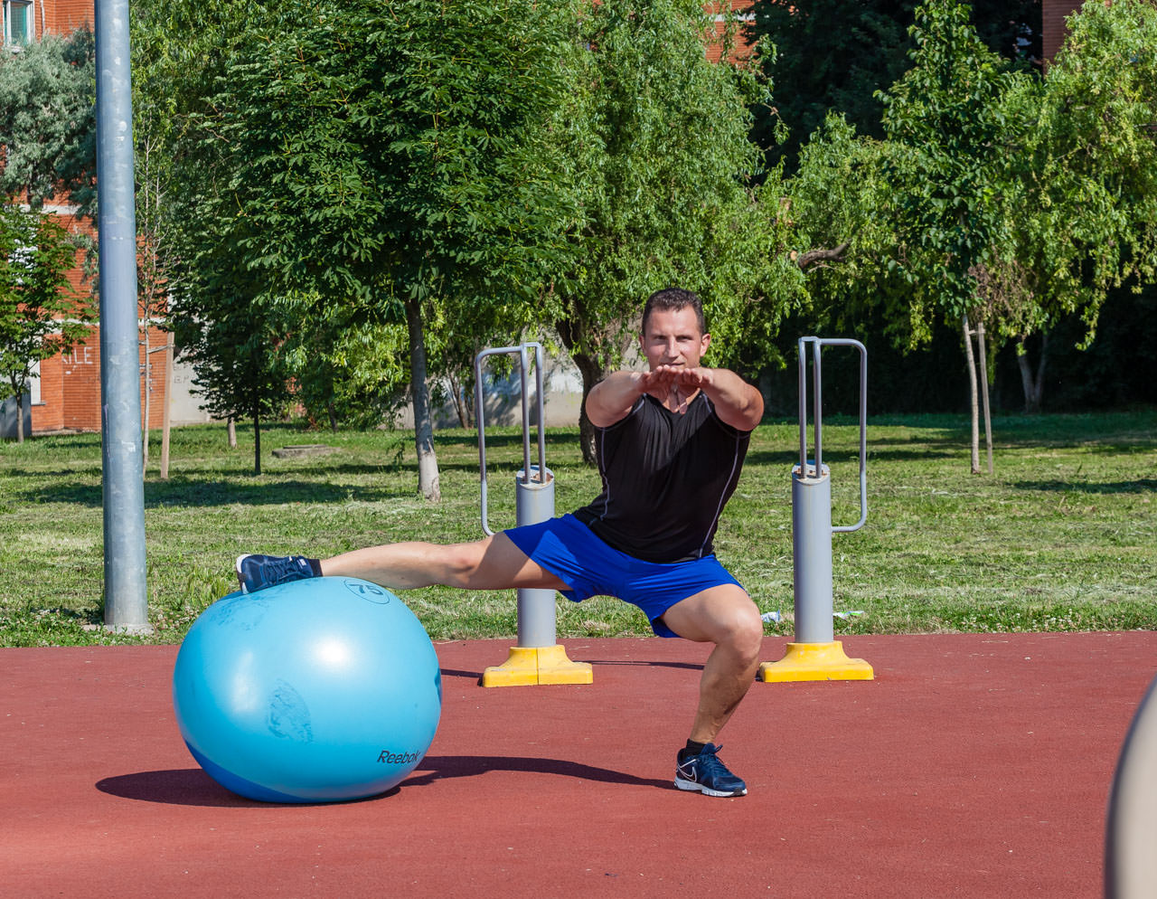 One-Leg Swiss Ball Squat frame #2