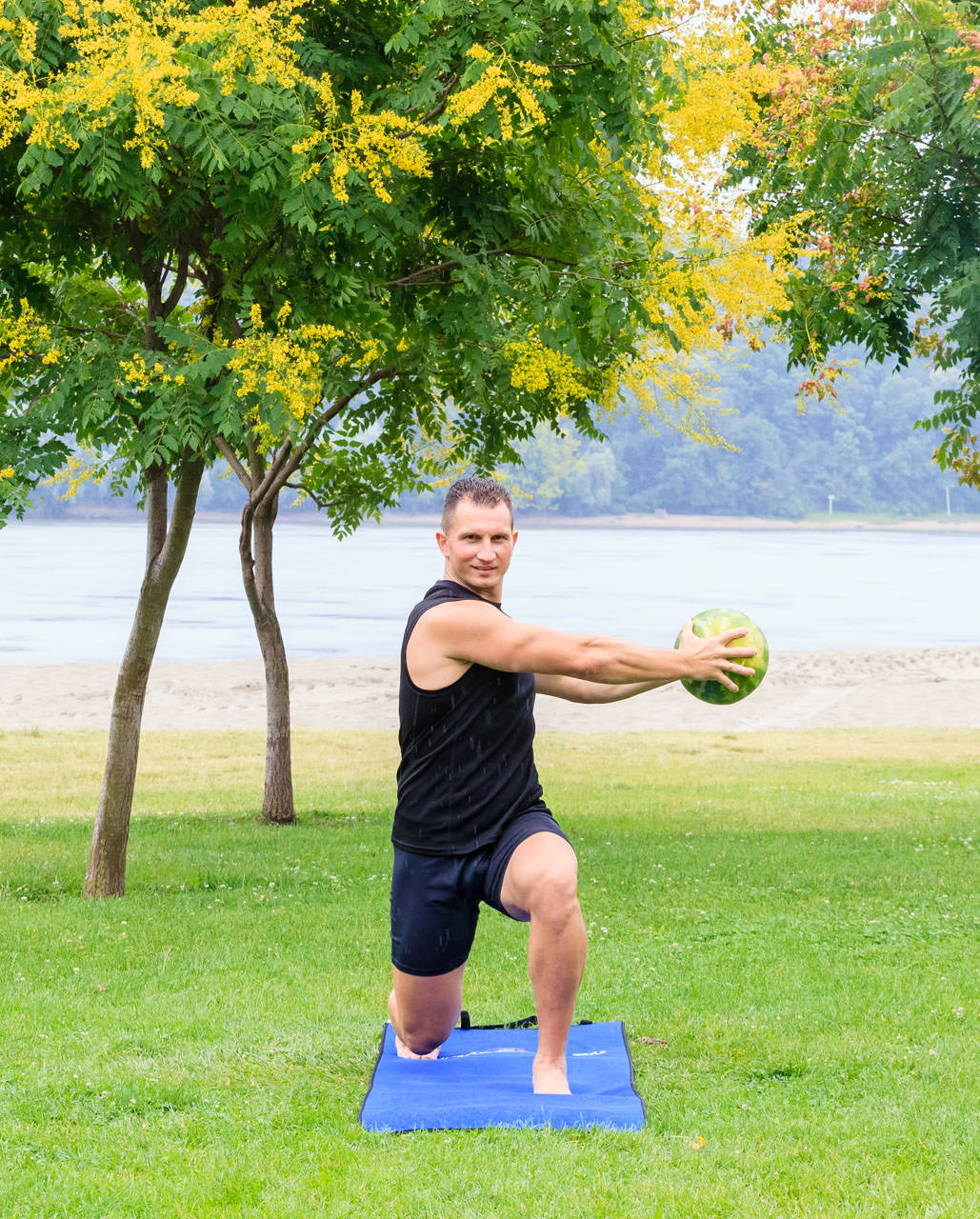 Watermelon Lunge with Torso Rotation frame #3