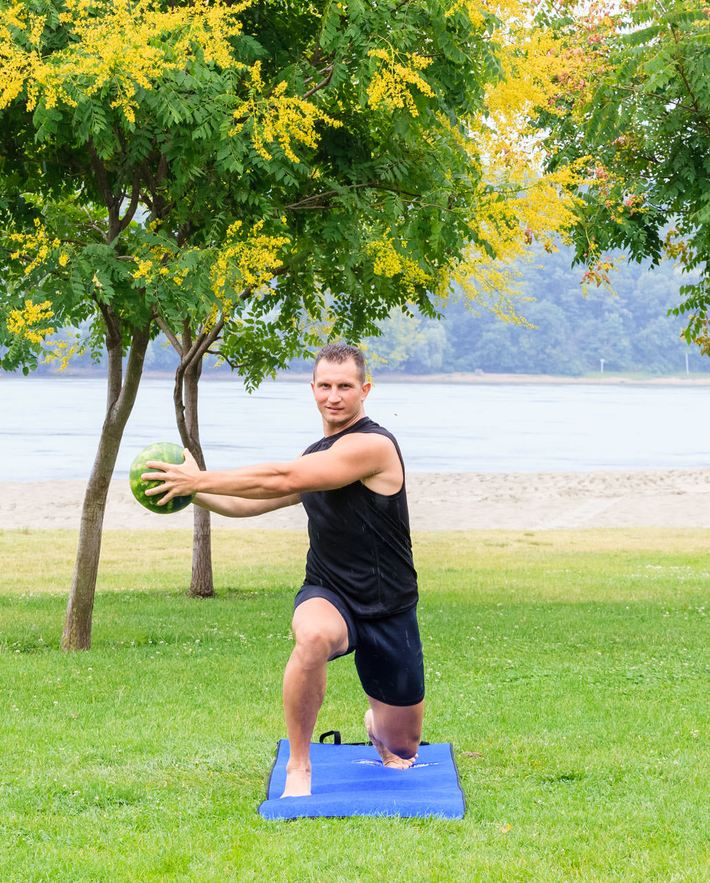 Watermelon Lunge with Torso Rotation frame #7