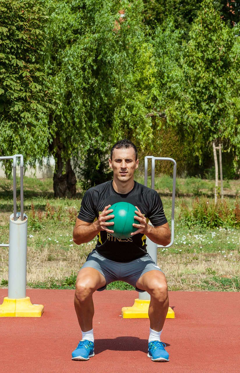 Medicine Ball Half Squat Jump frame #2