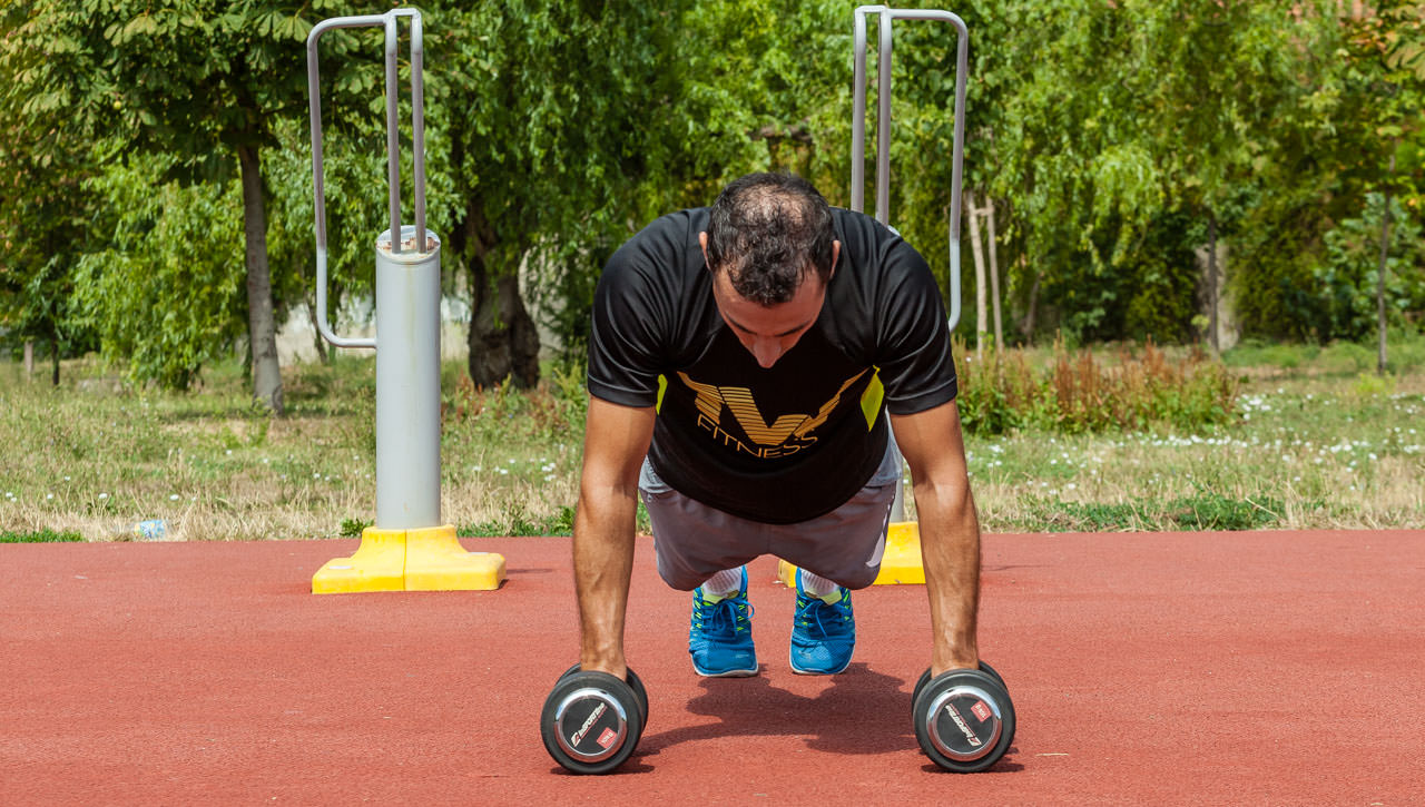 Dumbbell Mountain Climbers frame #5