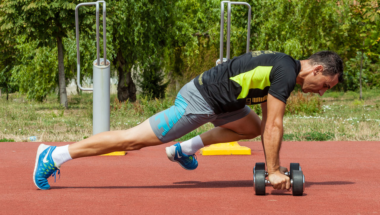 Dumbbell Mountain Climbers frame #9