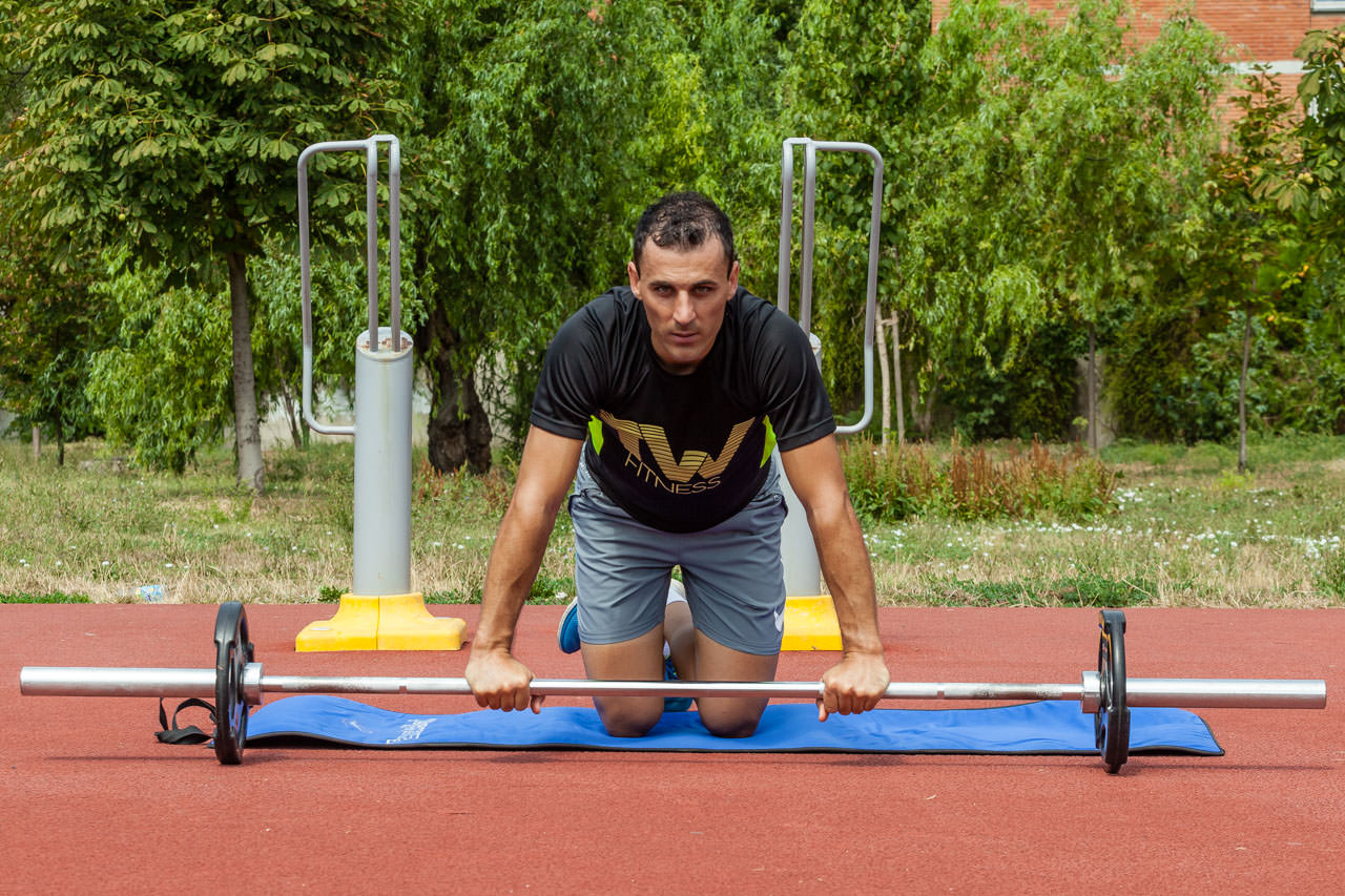 Barbell Ab Rollout on Knees frame #1