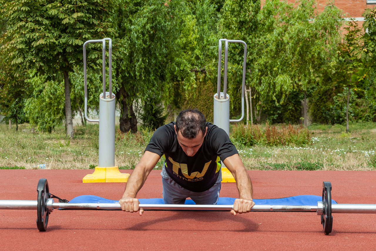 Barbell Ab Rollout on Knees frame #2