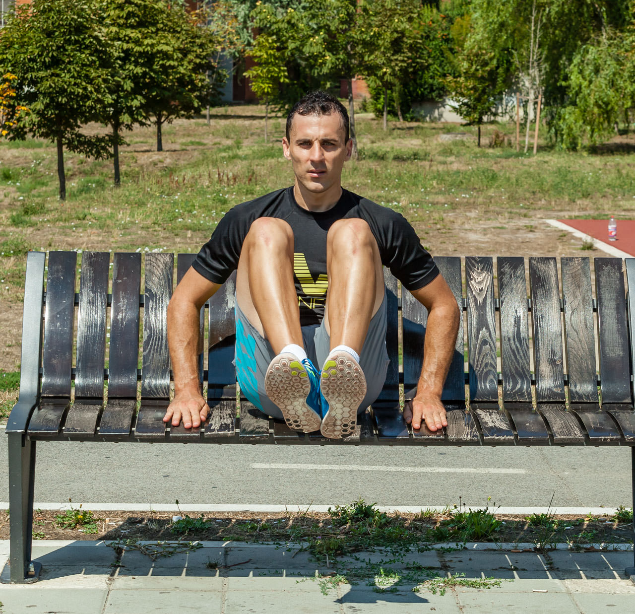 Seated Bench Leg Pull-In